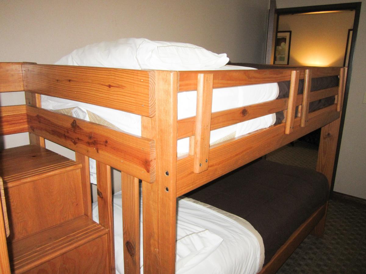 Bell'S Extended Stay And Suites Saint-Robert Exterior foto