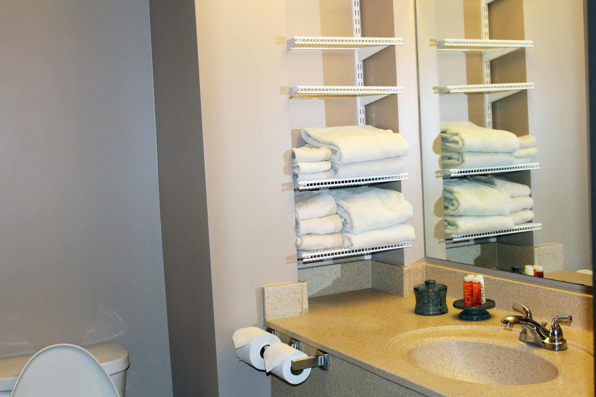 Bell'S Extended Stay And Suites Saint-Robert Exterior foto