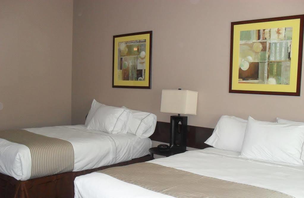 Bell'S Extended Stay And Suites Saint-Robert Exterior foto
